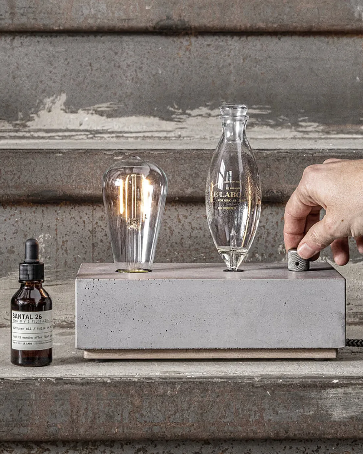 Le Labo’s Concrete Home Diffuser Gives SANTAL 26 a New Form