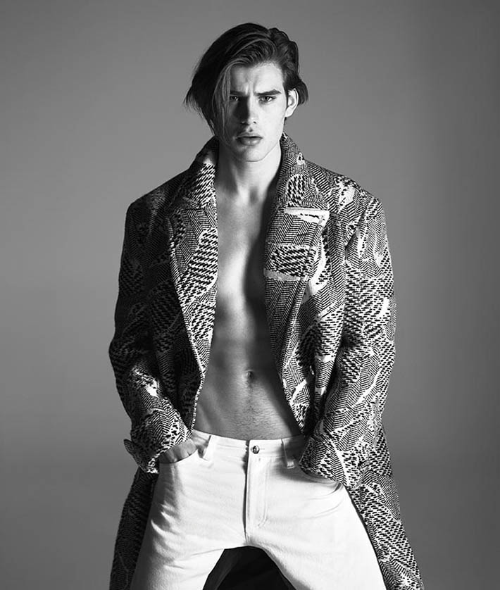 versace-fall-winter-2013-2014-campaign-17