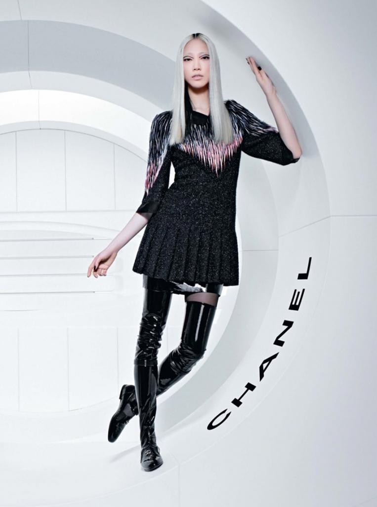 ashleigh-good-soo-joo-chiharu-okunugi-for-chanel-fall-winter-2013-2014-campaign-by-karl-lagerfeld-2