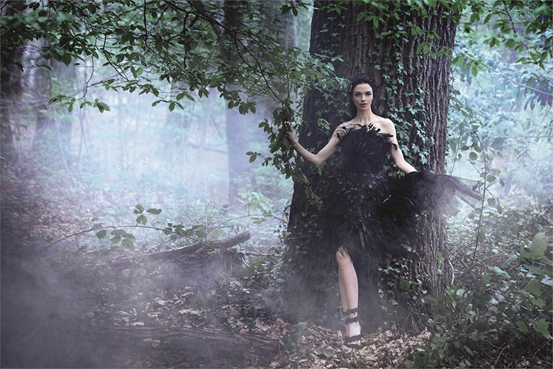 mariacarla-boscono-alberta-ferretti-2014-2015-3