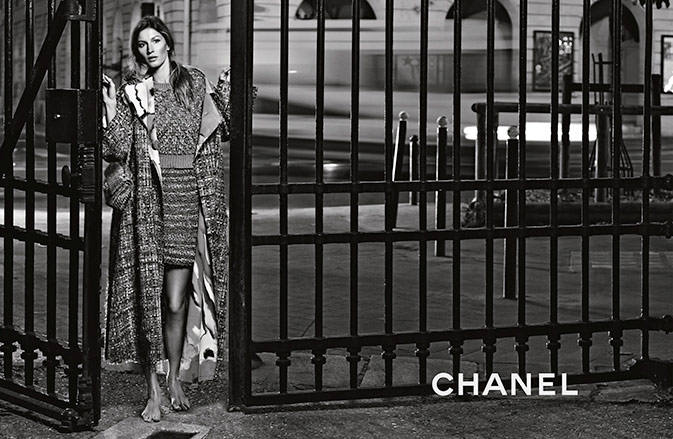 gisele-bundchen-karl-lgerfeld-chanel-2015-6