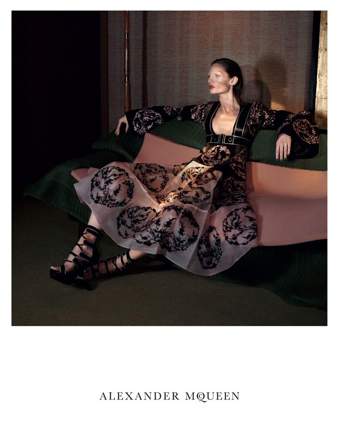 karolin-wolter-david-sims-alexander-mcqueen-2015-1