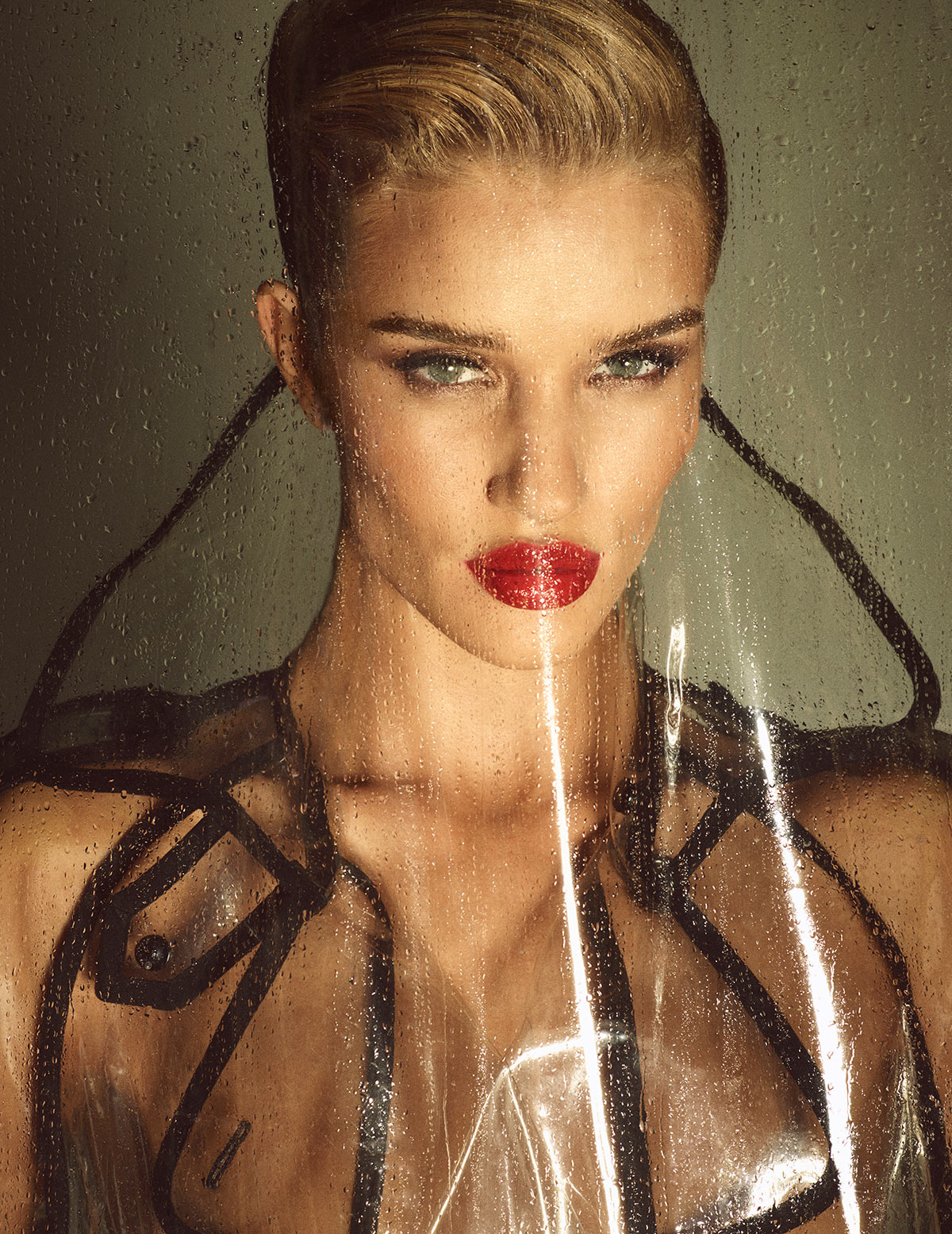 rosie-huntington-witheley-luigi-iango-lui-june-20150-6