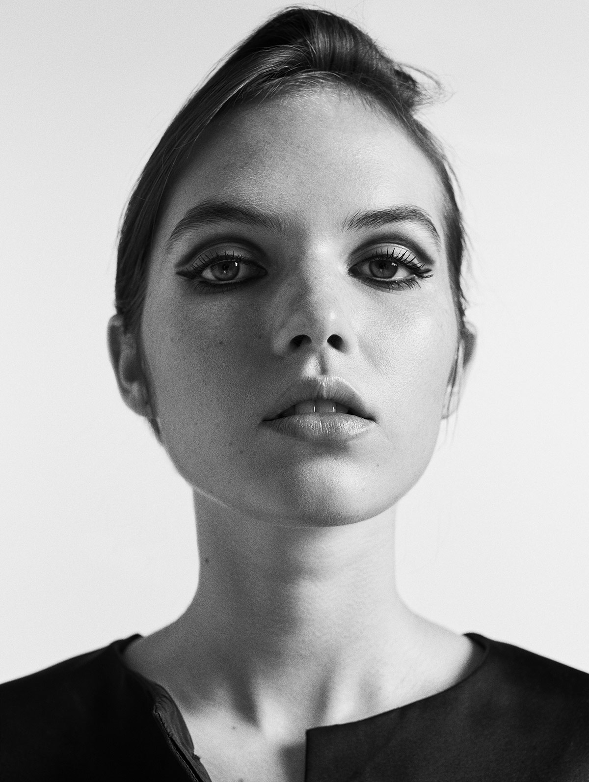 Lily Stewart by Nicolas Kantor