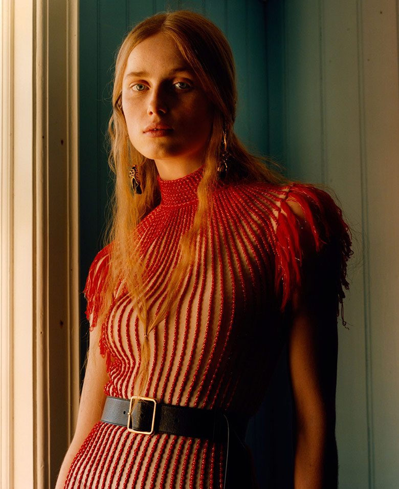 rianne-van-rompaey-jamie-hawkesworth-alexander-mcqueen-fw-1718-1