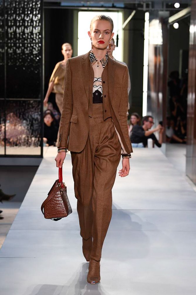 LONDON - BURBERRY - SOPHIA ROETZ