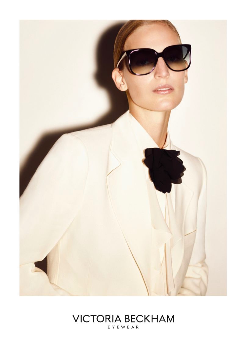 vanessa-axente-victoria-beckham-eyewear-2020-1