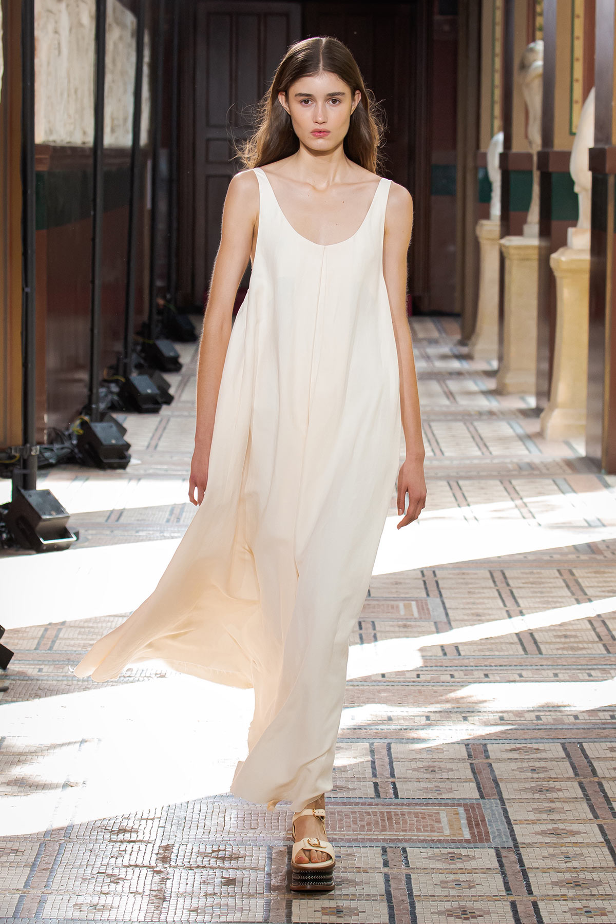 gabriela-hearst-spring-summer-2021-1