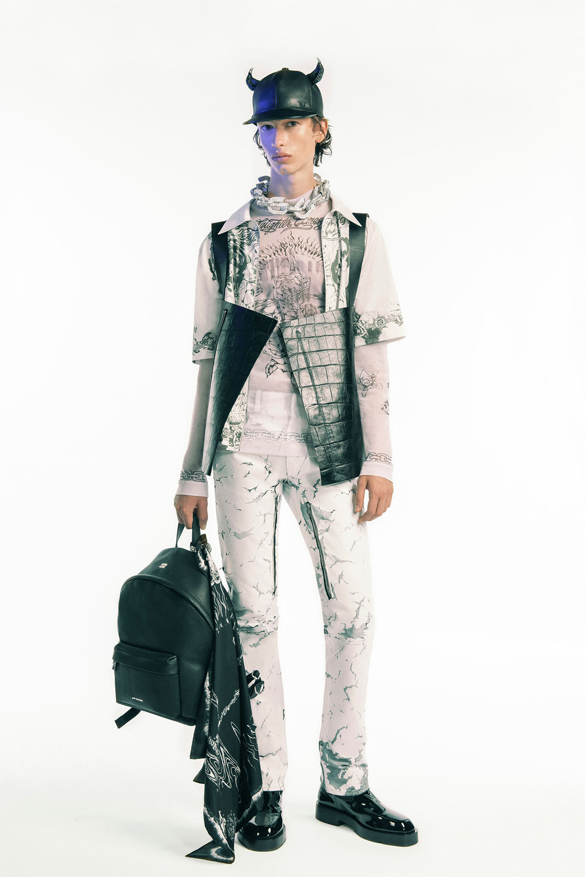 givenchy-spring-summer-2021-1