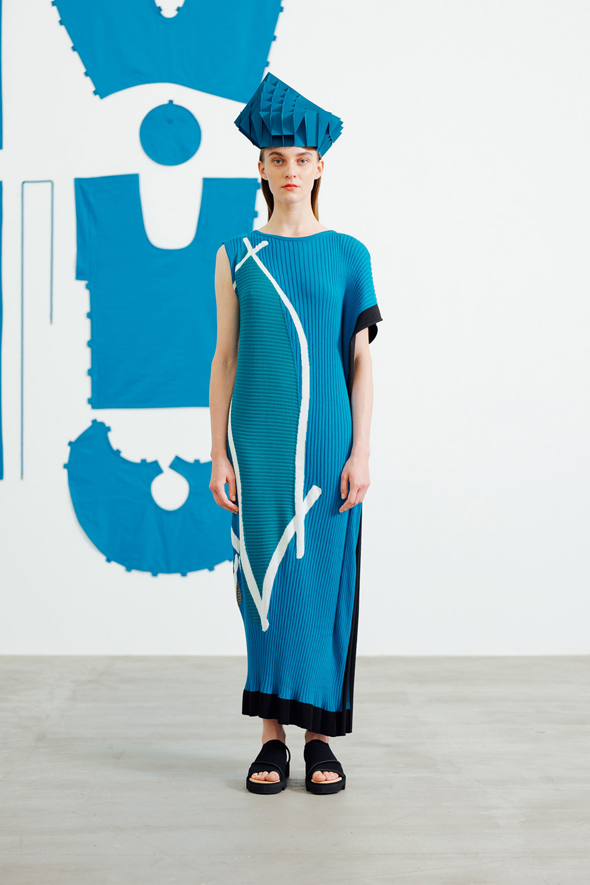 issey-miyake-spring-summer-2021-1