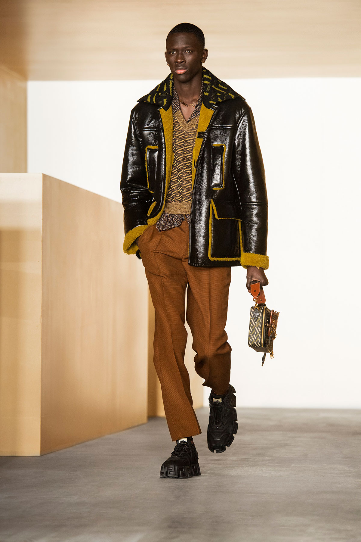 versace-fall-winter-2021
