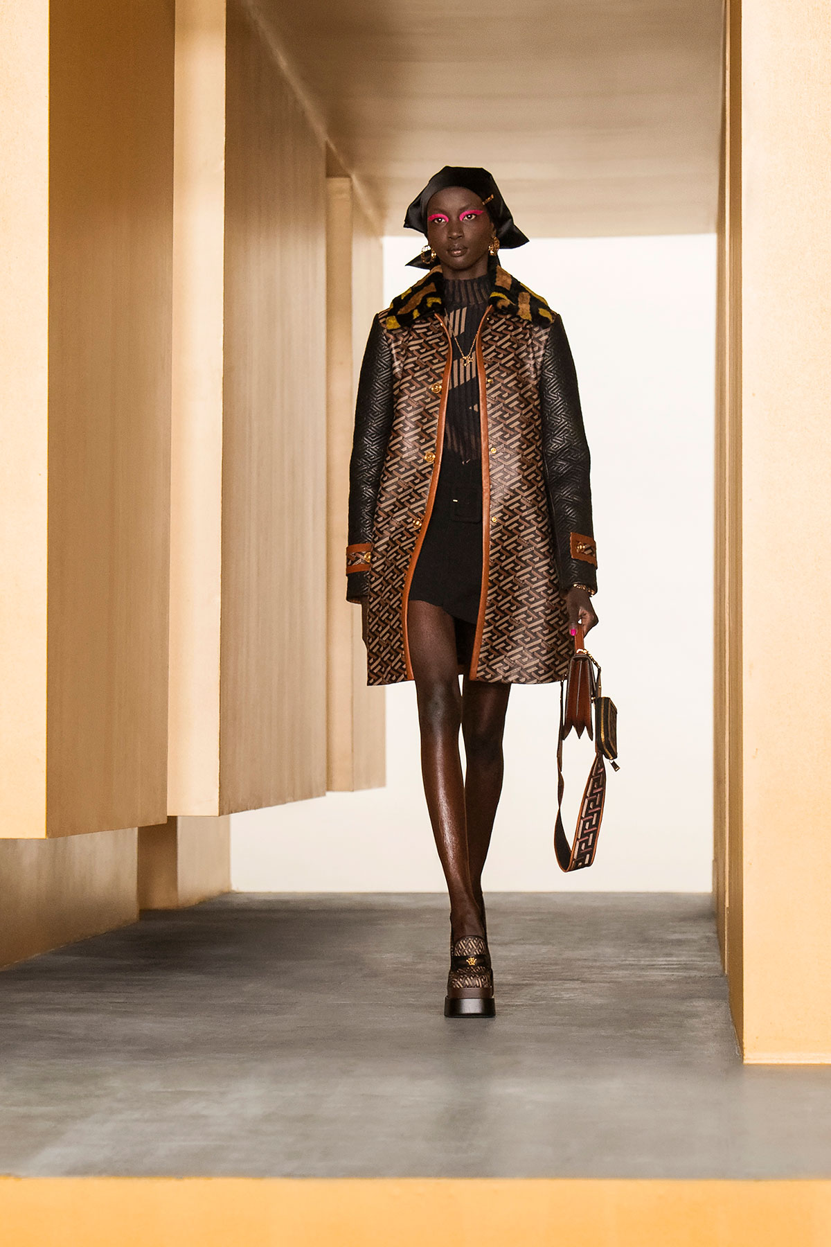 versace-fall-winter-2021