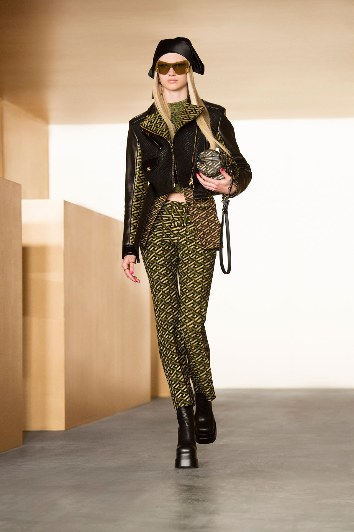 versace-fall-winter-2021