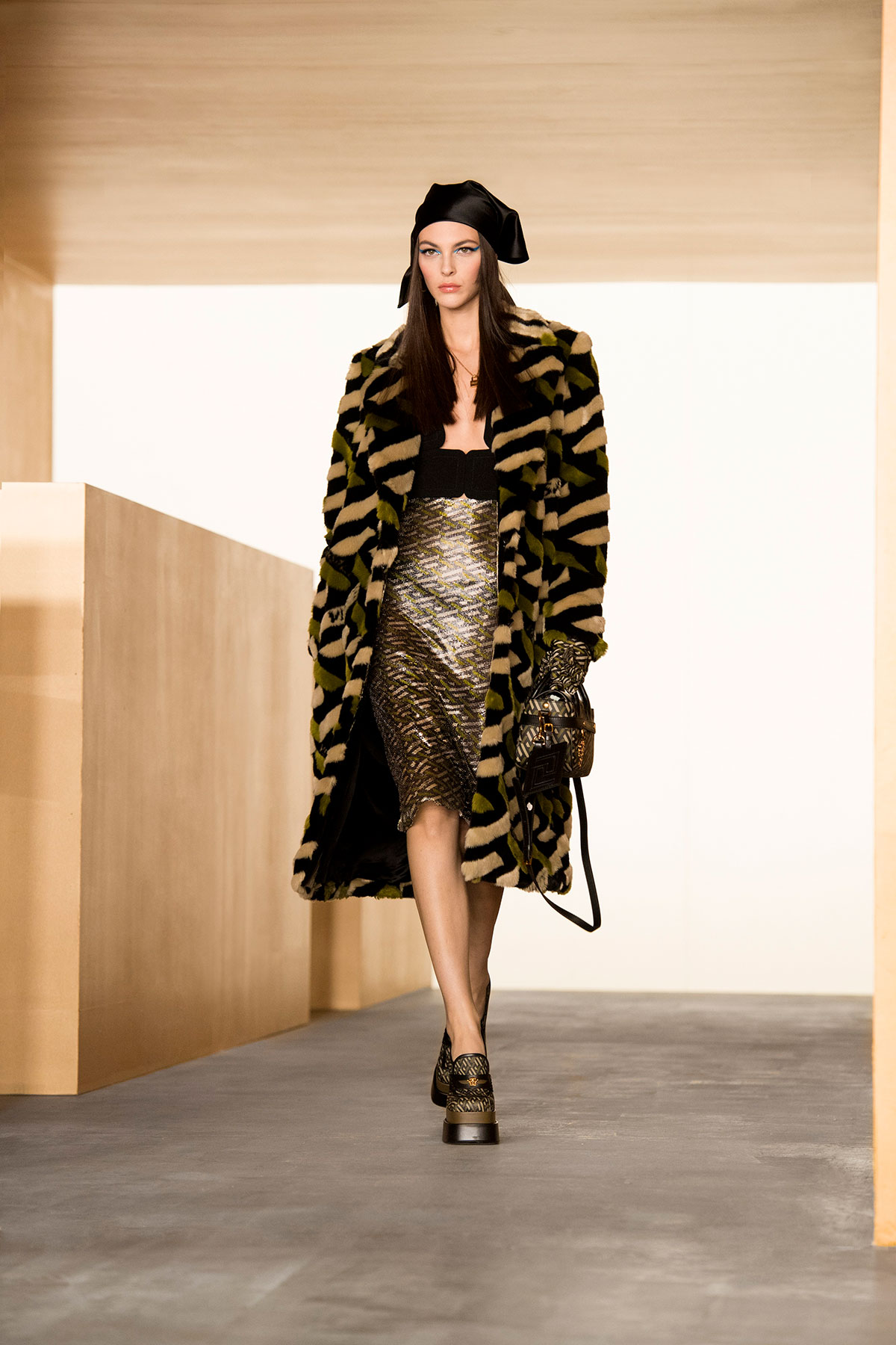 versace-fall-winter-2021