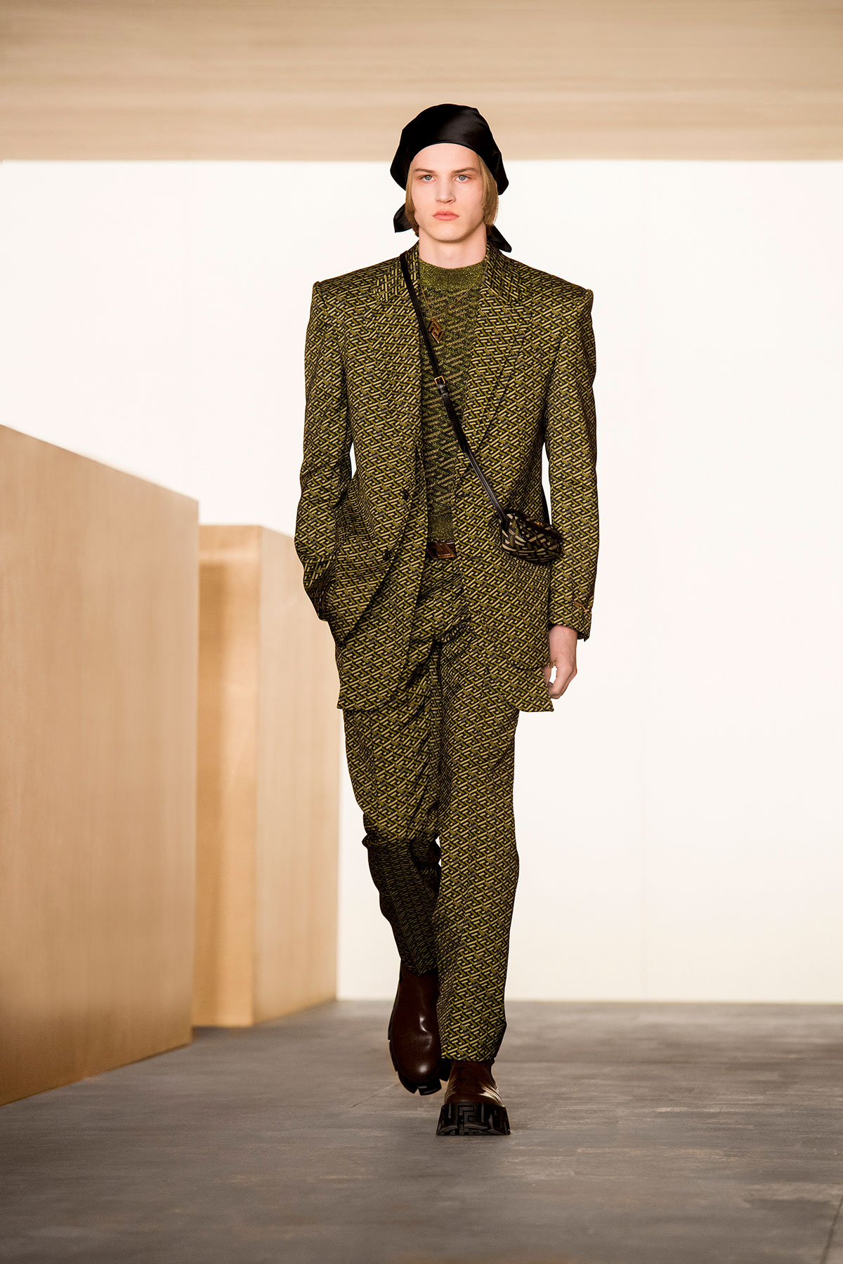 versace-fall-winter-2021