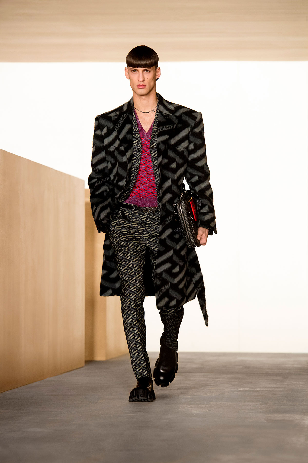 versace-fall-winter-2021