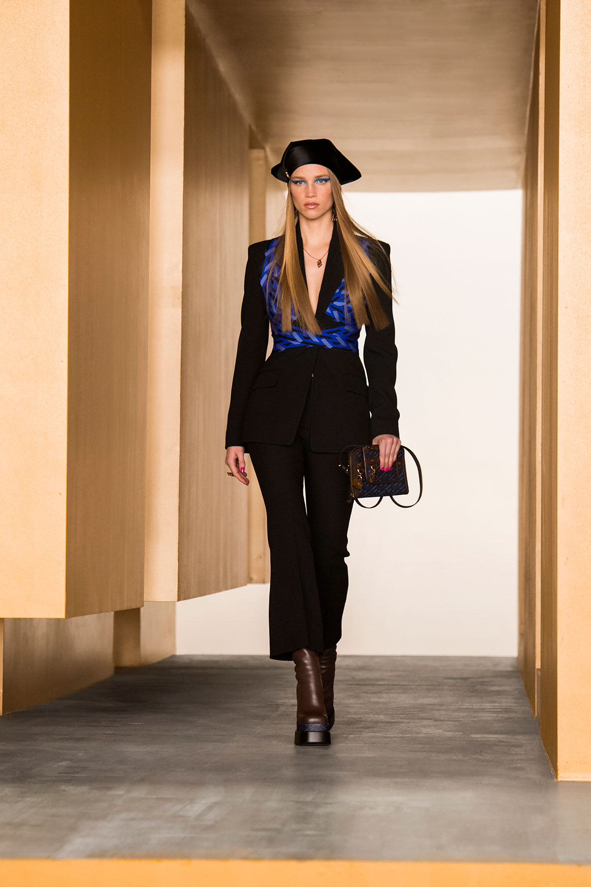 versace-fall-winter-2021