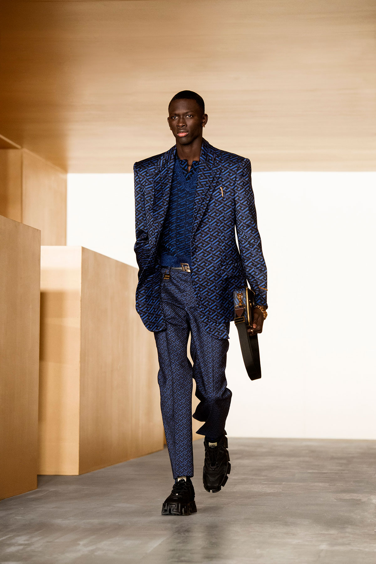 versace-fall-winter-2021