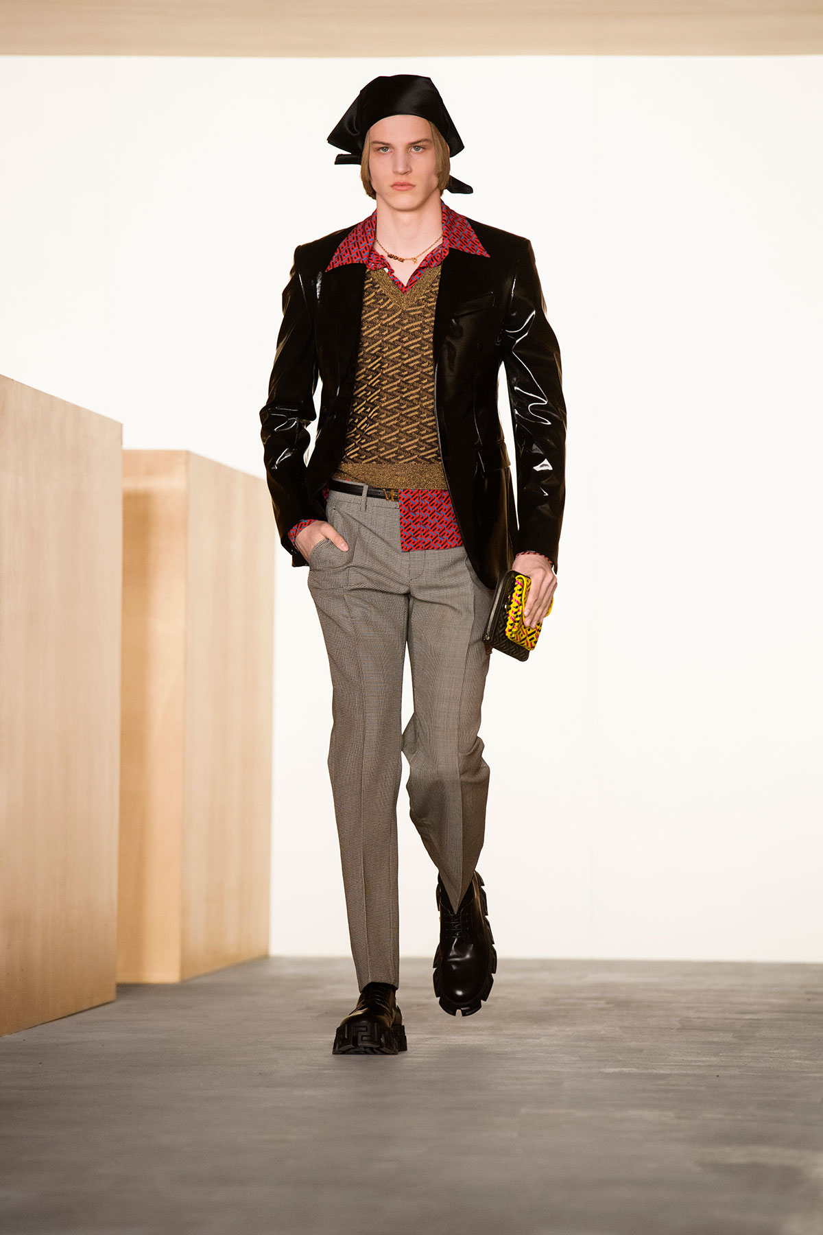 versace-fall-winter-2021