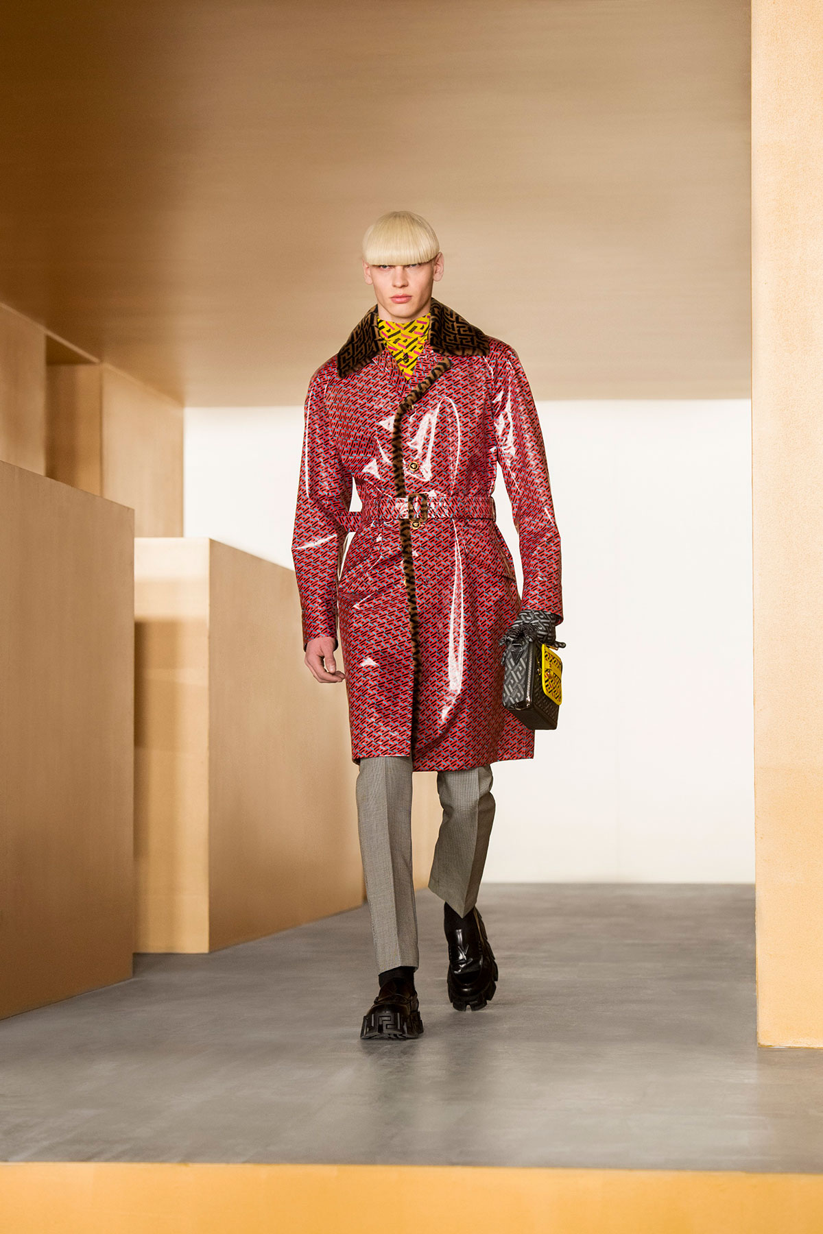 versace-fall-winter-2021