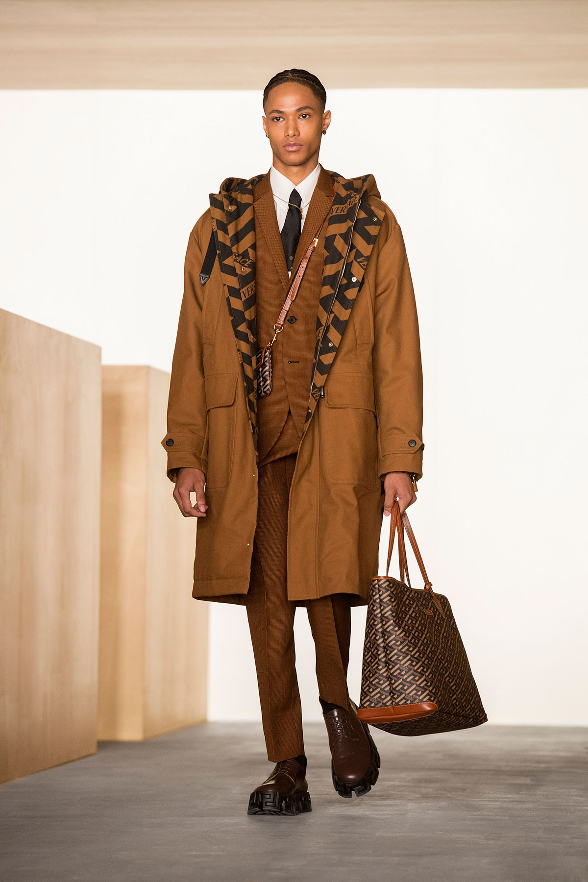 versace-fall-winter-2021