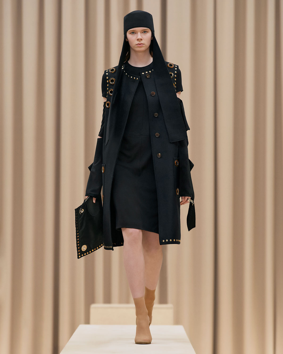 burberry-fall-winter-2021-womenswear