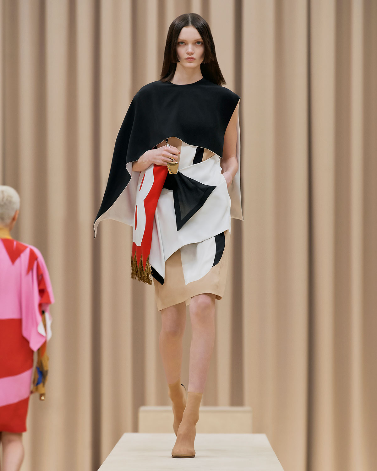 burberry-fall-winter-2021-womenswear