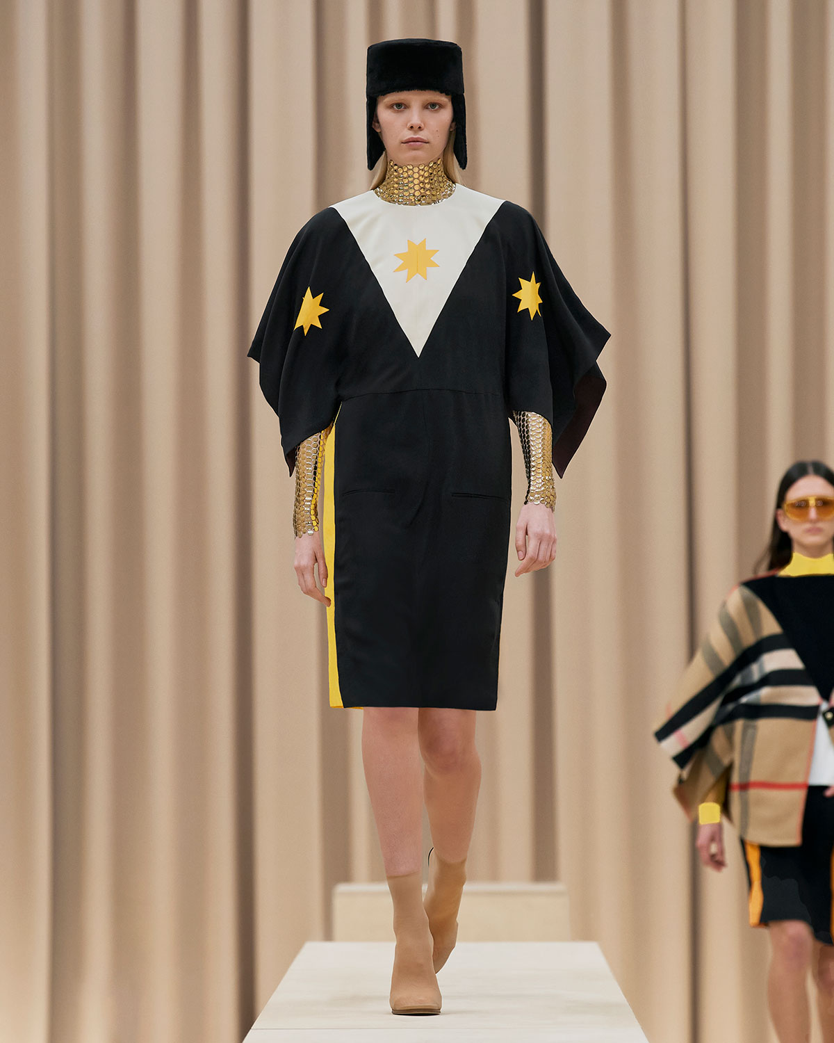 burberry-fall-winter-2021-womenswear