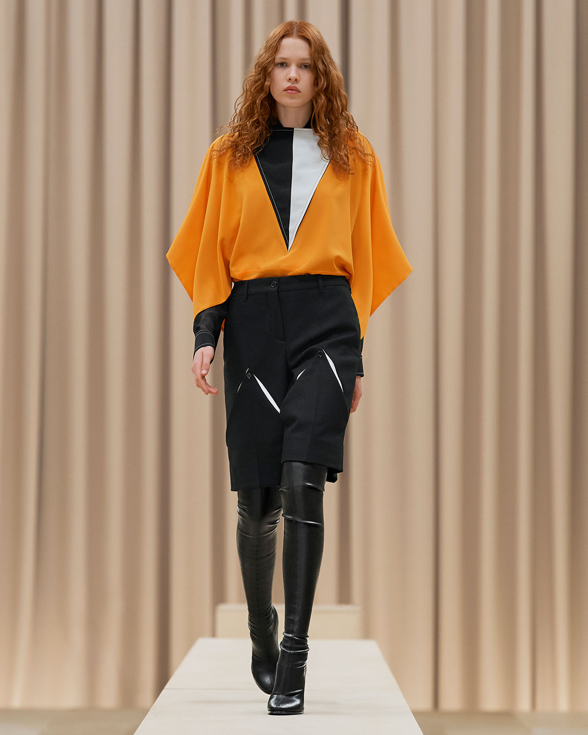 burberry-fall-winter-2021-womenswear