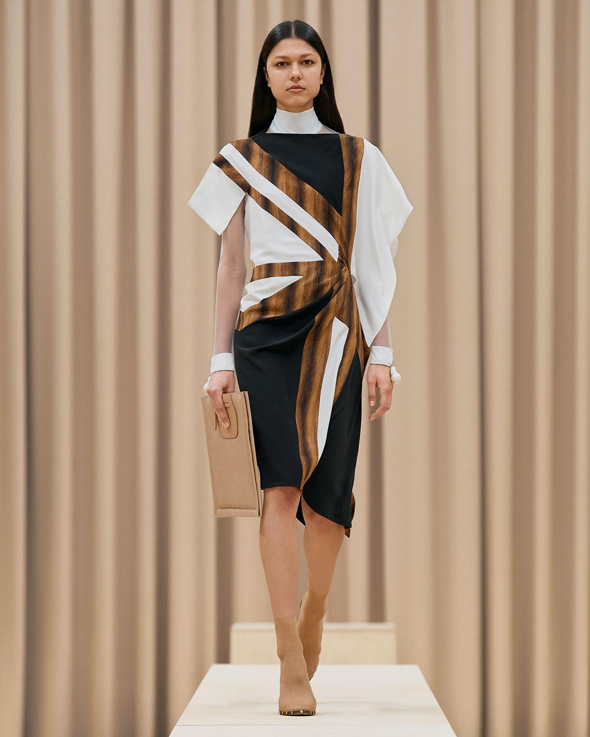 burberry-fall-winter-2021-womenswear