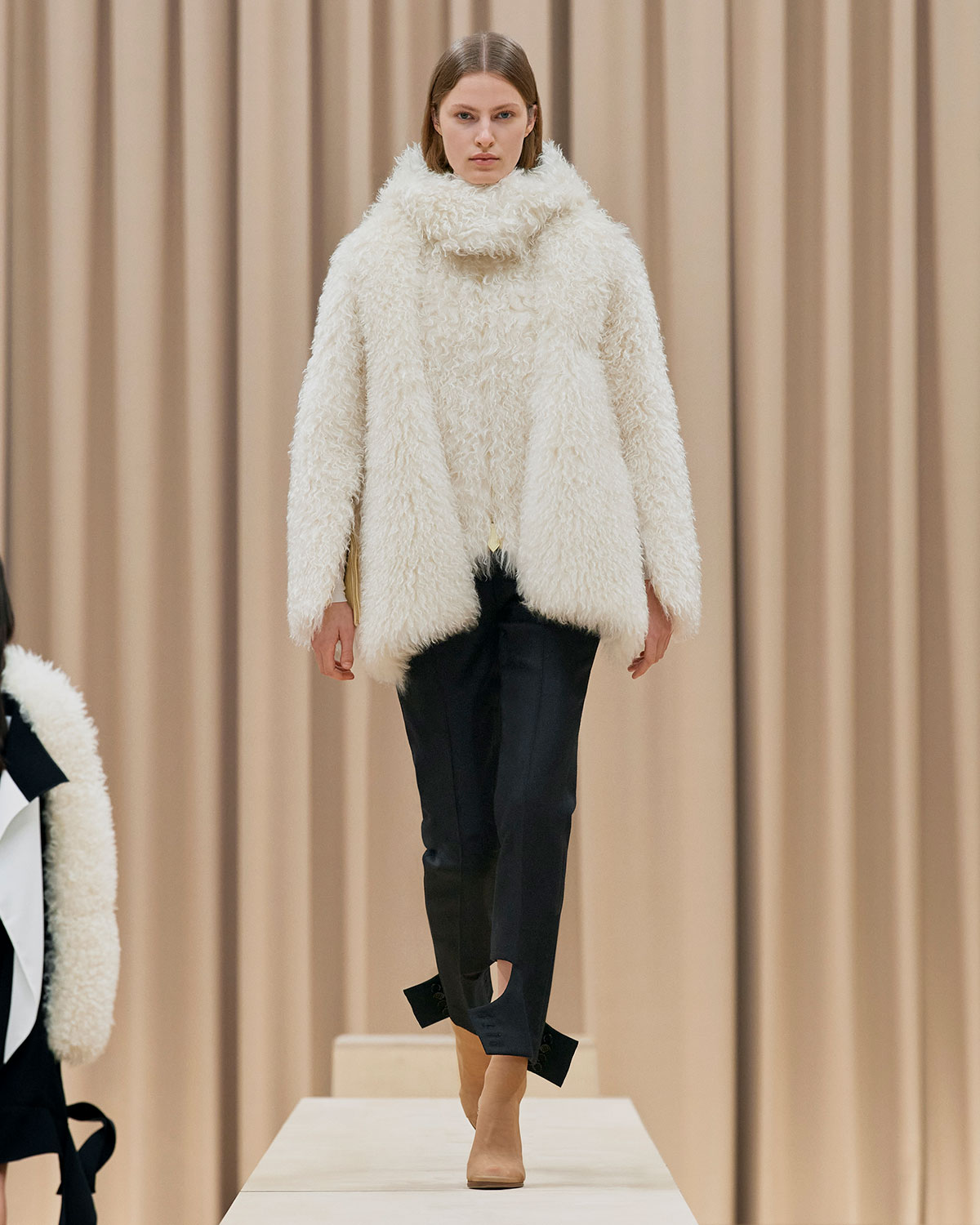 burberry-fall-winter-2021-womenswear