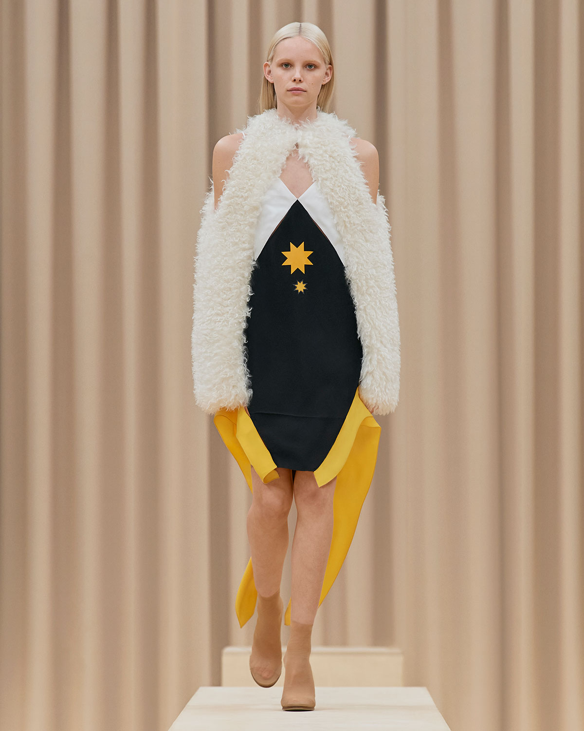 burberry-fall-winter-2021-womenswear