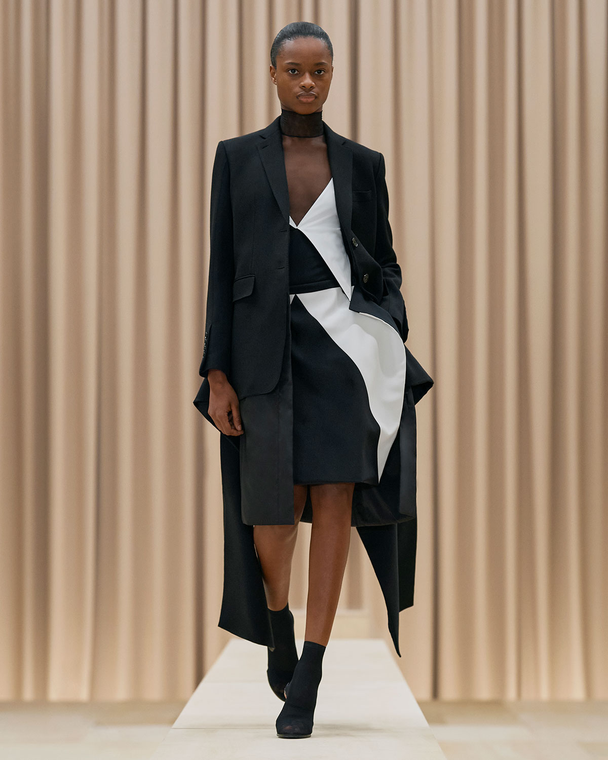 burberry-fall-winter-2021-womenswear