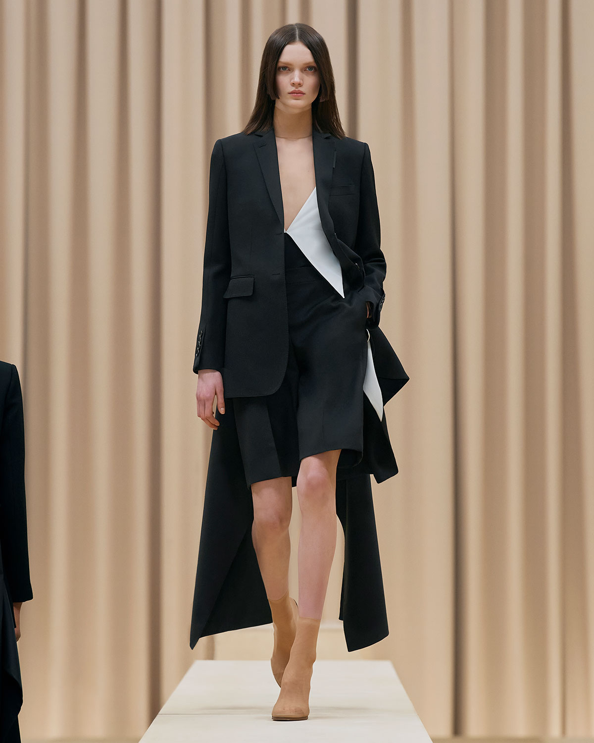 burberry-fall-winter-2021-womenswear
