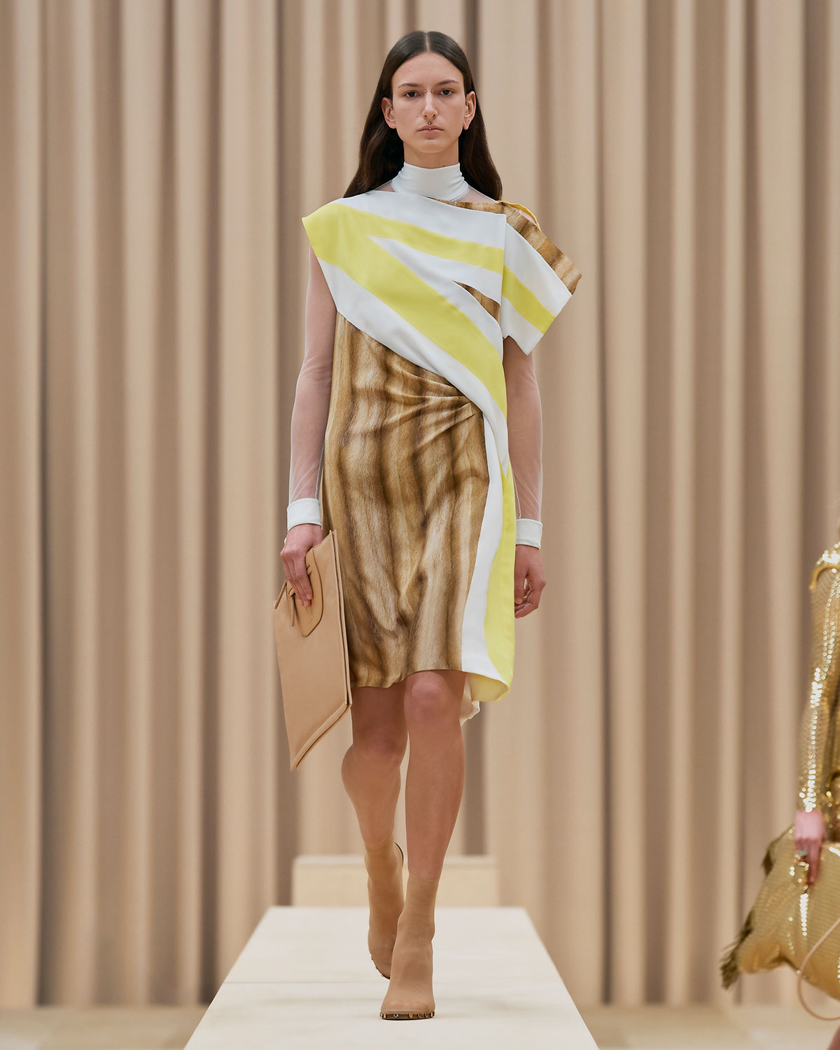 burberry-fall-winter-2021-womenswear