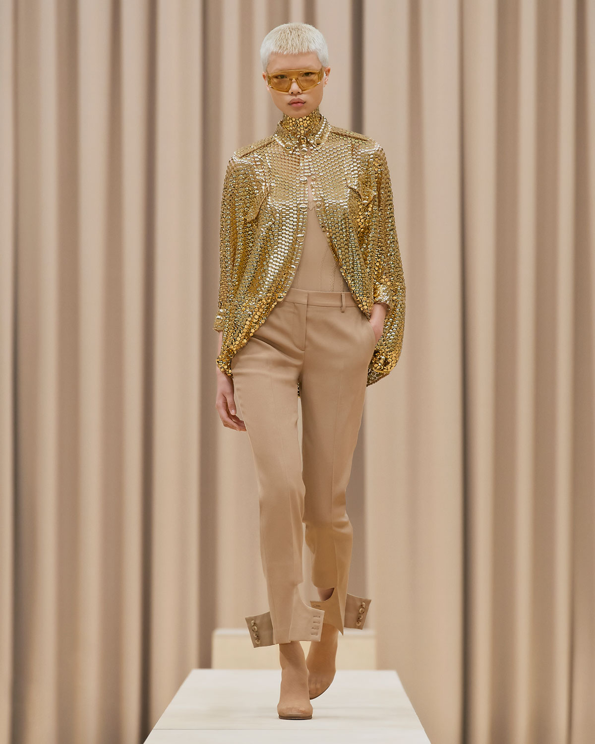 burberry-fall-winter-2021-womenswear