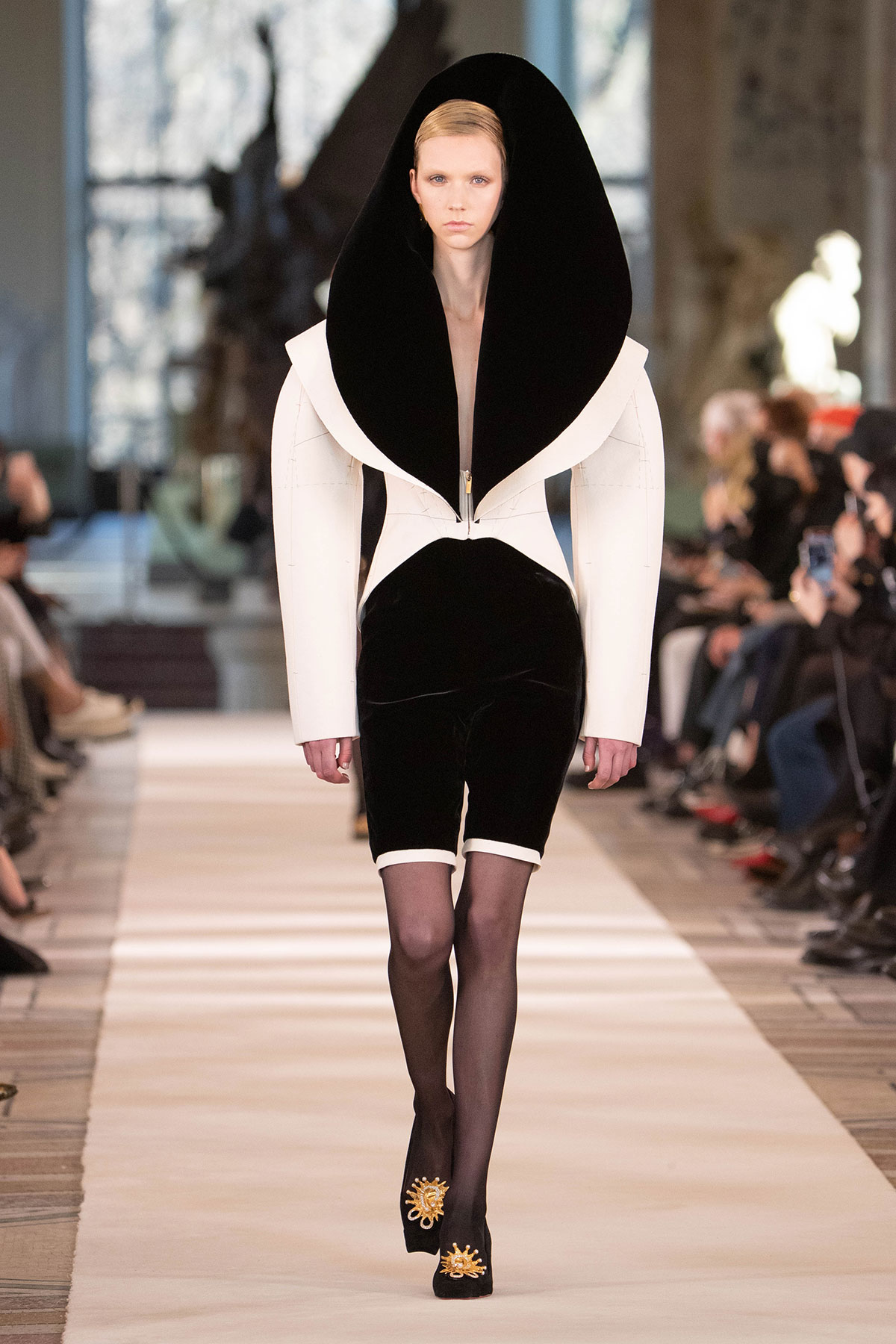 Schiaparelli Haute Couture Spring Summer 2022