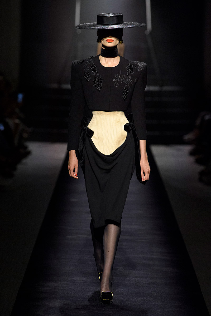 Schiaparelli Haute Couture Fall Winter 2022 Collection