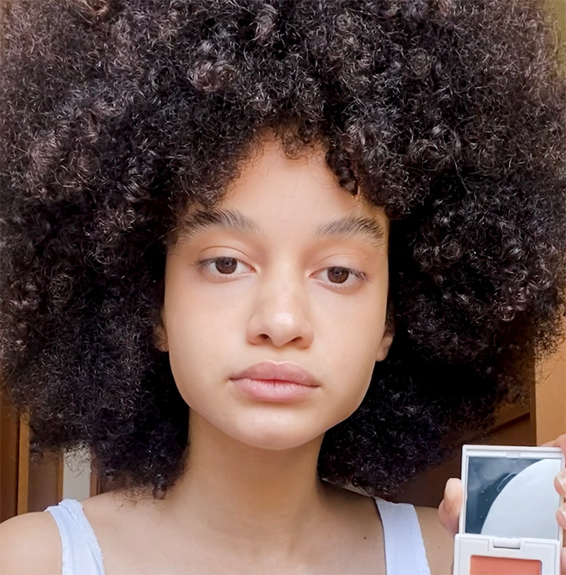 Fashion Model Yoly Dee Shows Low-Fuss Beauty Routine That Draws Focus To The Eyes