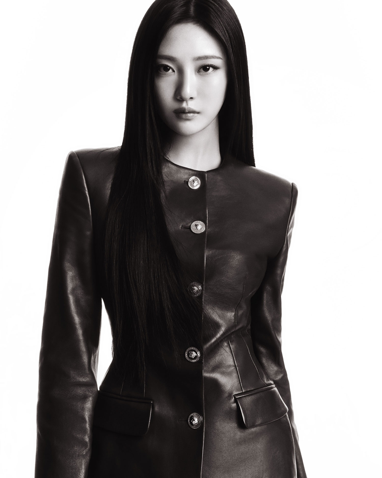 Ningning and Versace: A Symphony of Style and Sound
