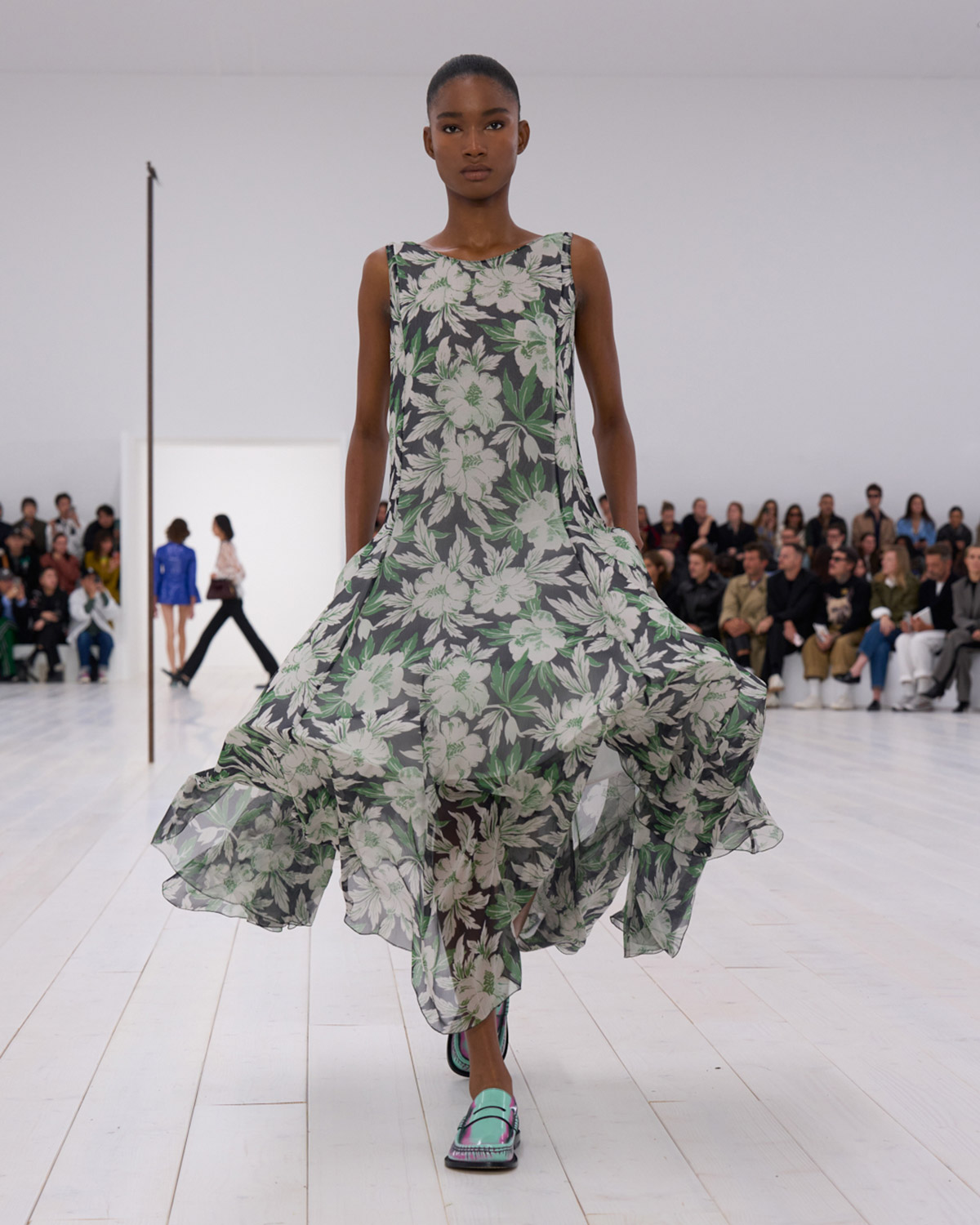 LOEWE Spring 2025