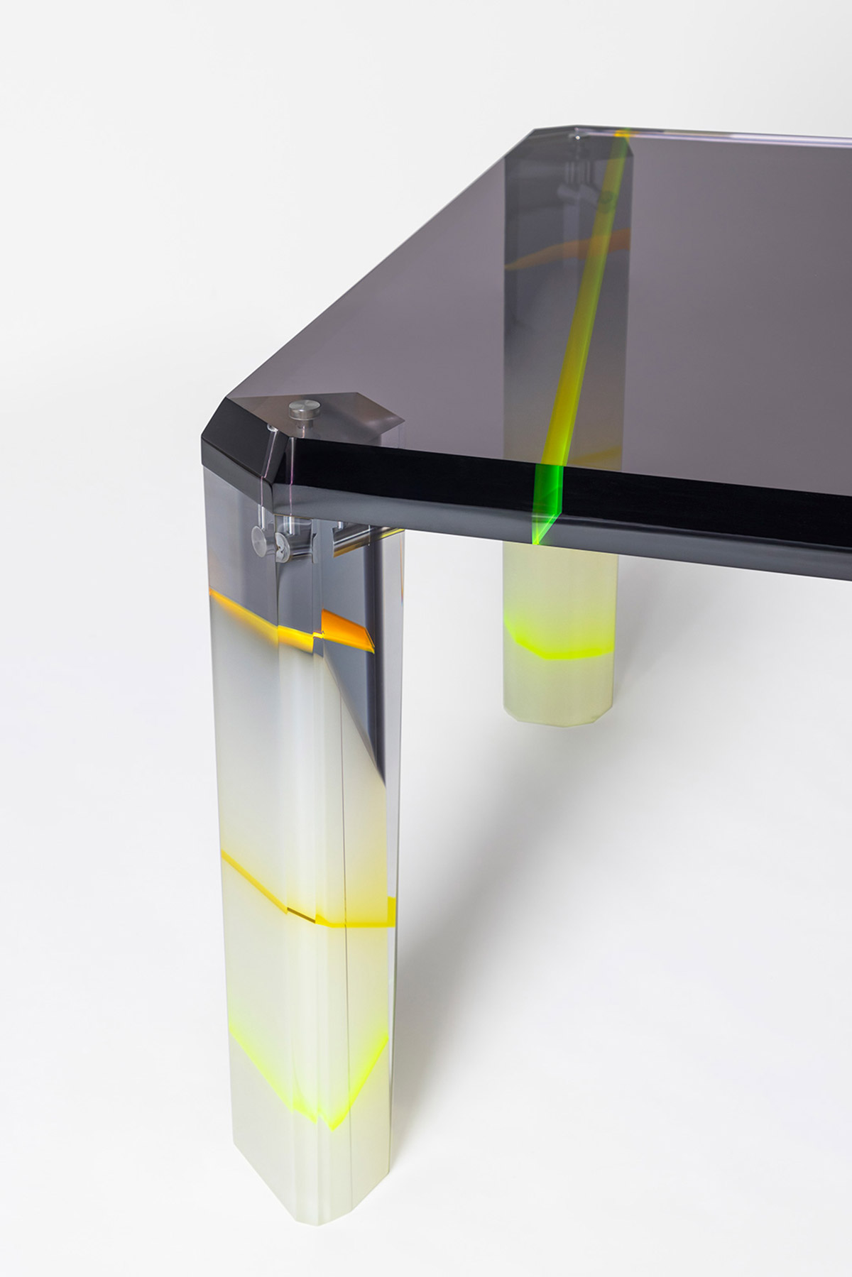 Draga & Aurel Flare Dining Table