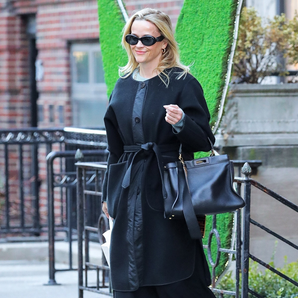 Reese Witherspoon’s Sleek NYC Street Style Look