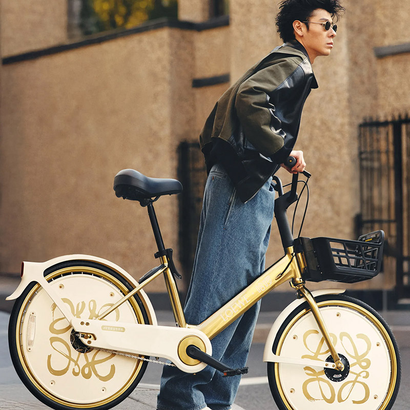 Loewe Rolls Into Shanghai On Hellobike’s Golden Wheels