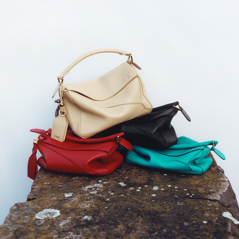 LOEWE Introduces The New Featherlight Puzzle