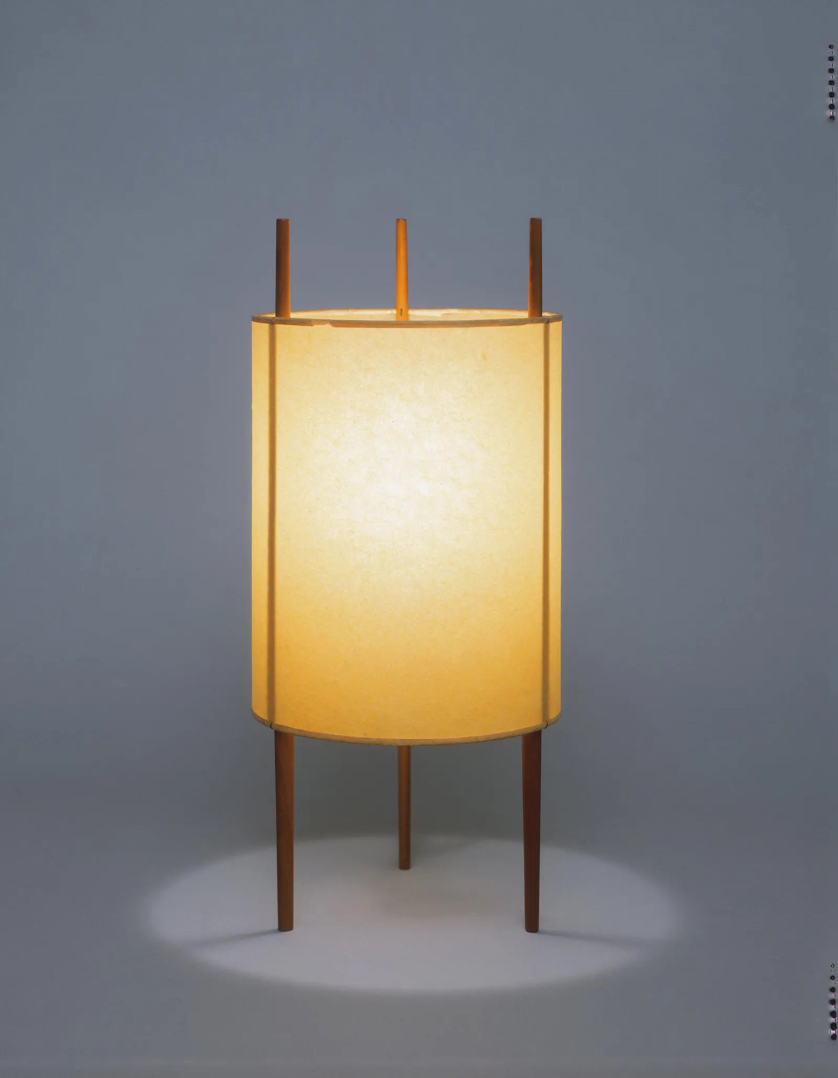 Table Lamp (1940s) by Isamu Noguchi | Source: Davis Art
