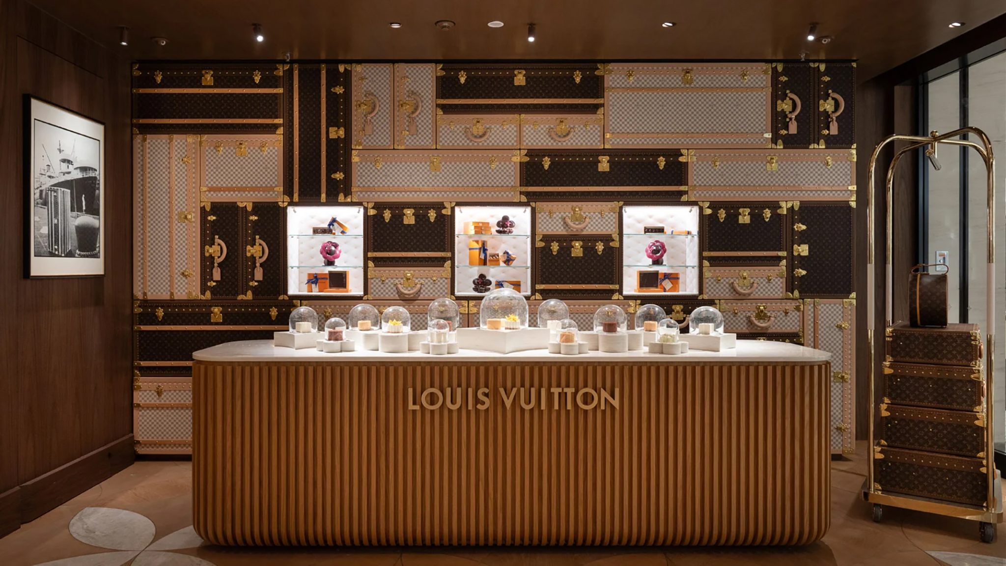 The dessert counter at Le Café Louis Vuitton | Source: Louis Vuitton