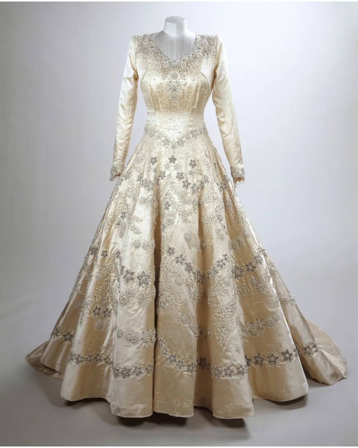 Princess Elizabeth's Wedding Dress, Norman Hartnell, 1947 | Source: Royal Collection Trust