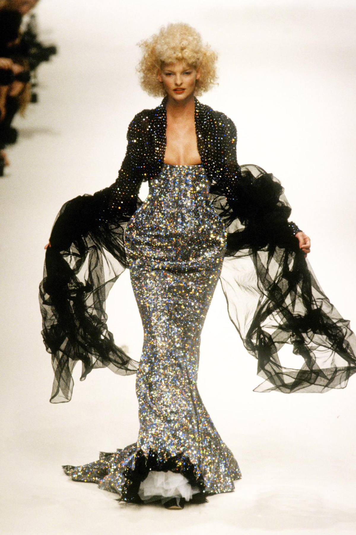Linda Evangelista at the Vivienne Westwood Spring 1995 Show | Source: National Gallery of Victoria