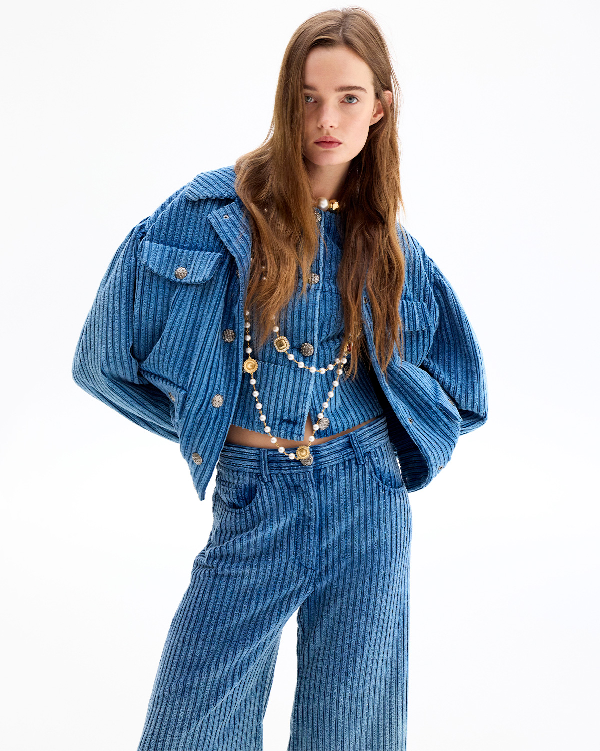 Chanel Fall-Winter 2025/26 Ready-To-Wear Collection Ad Campaign Featuring Lulu Tenney Review
